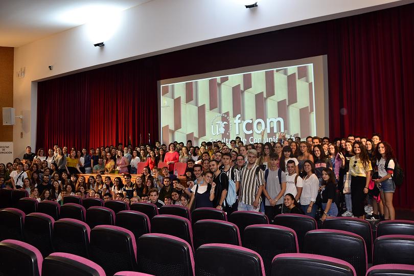 Acto de bienvenida a estudiantes de nuevo ingreso y movilidad en la FCom