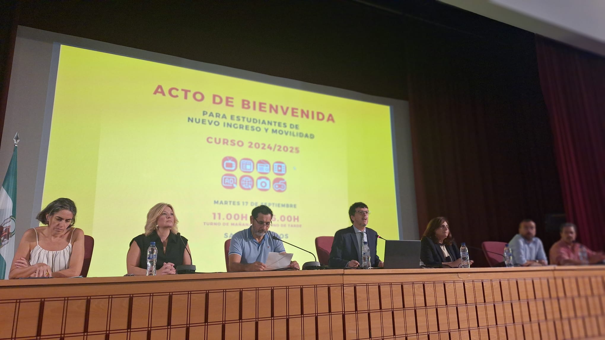 acto de bienvenida