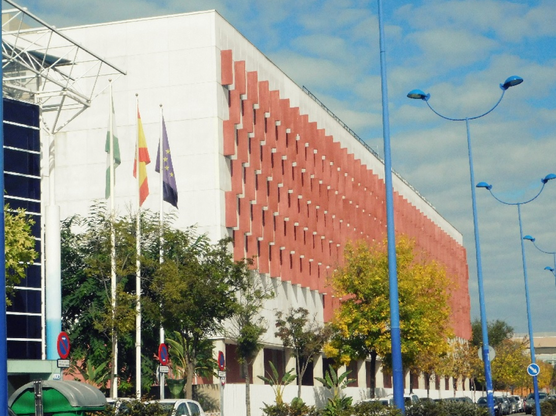Se suspenden las clases y se mantienen las prácticas en la FCom