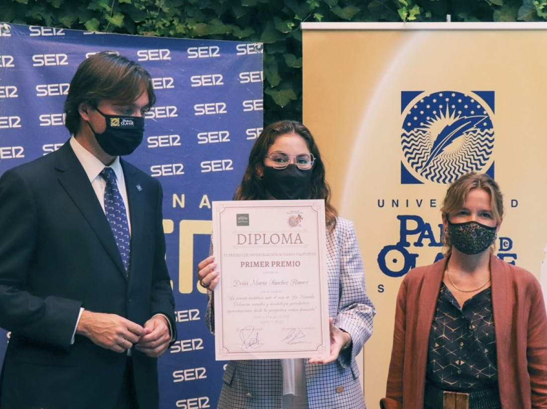 María Sánchez recibe el VI Premio Rosario Valpuesta en Carmona