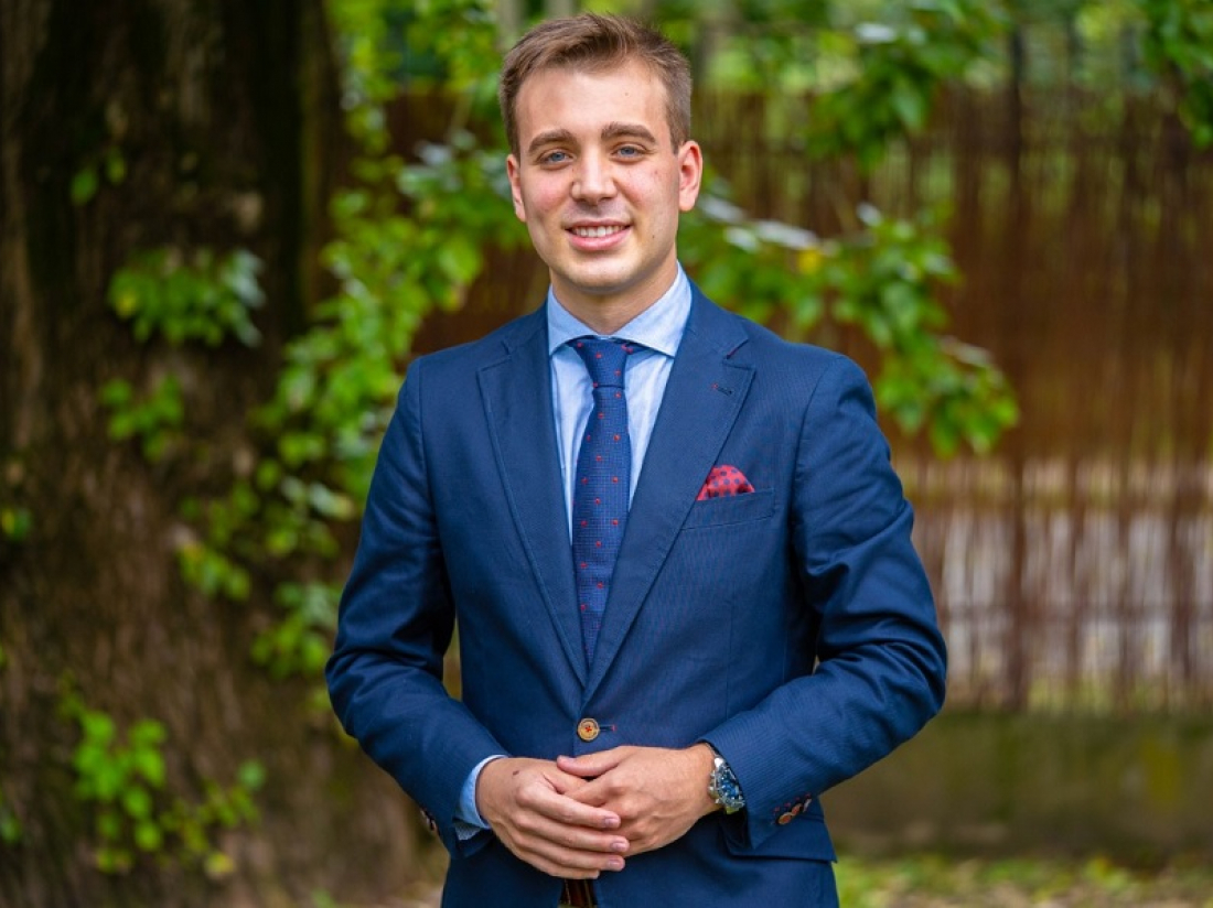 Álvaro Garrote, egresado de la FCom, admitido en el College of Europe