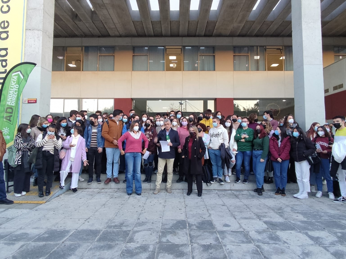 Los estudiantes de la FCom son los protagonistas del programa Andalucía Directo