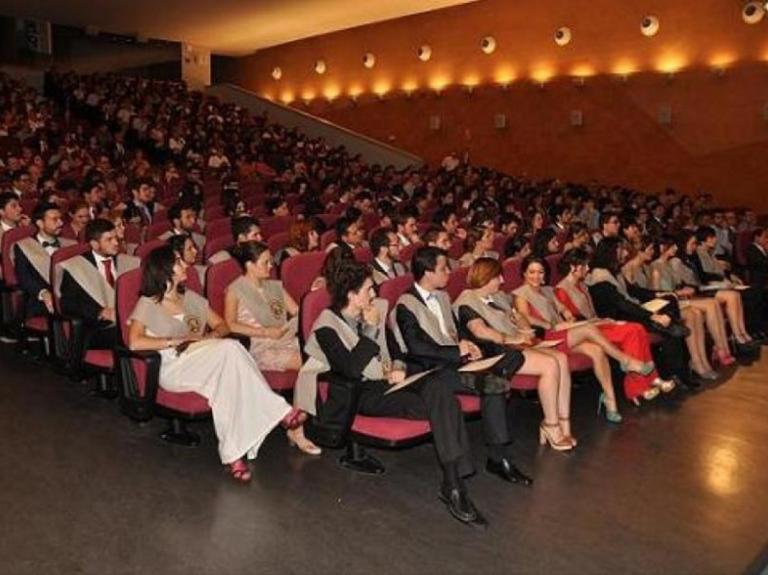 Acto de despedida de la promoción 2018-22 de Comunicación Audiovisual de la FCom