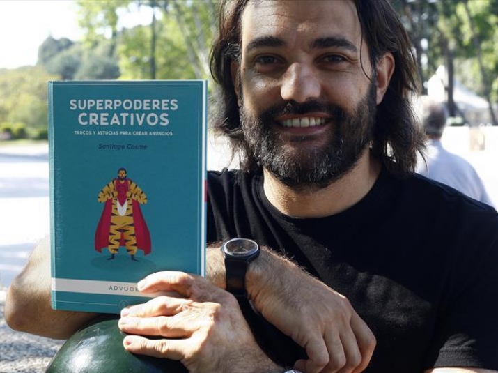Santiago Cosme: “Superpoderes creativos. Trucos y astucias para crear anuncios". 
