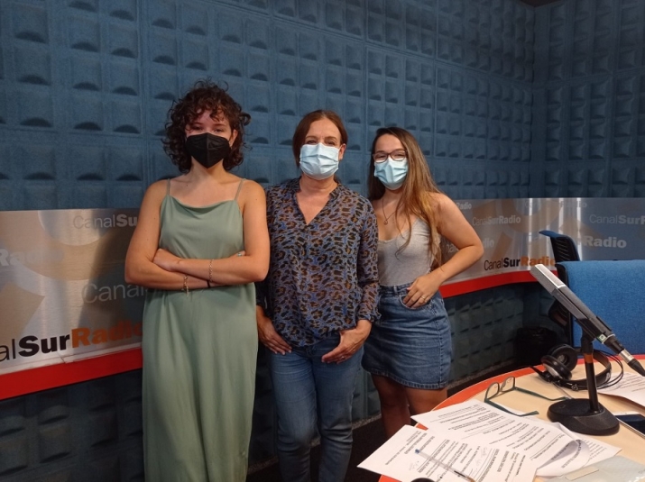 Carlota Franco y Celia Pérez de Ayala, alumnas de la FCom, en Canal Sur Radio