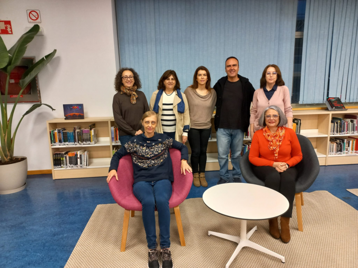 personal de biblioteca de Comunicación
