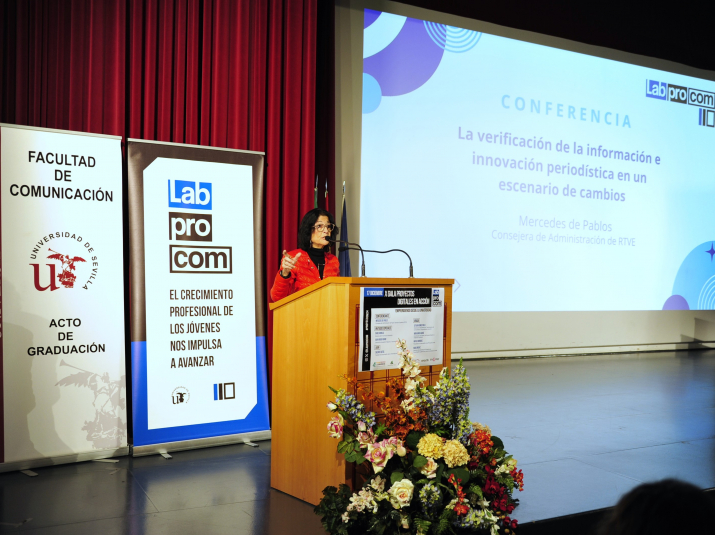 Mercedes de Pablos en la conferencia magistral