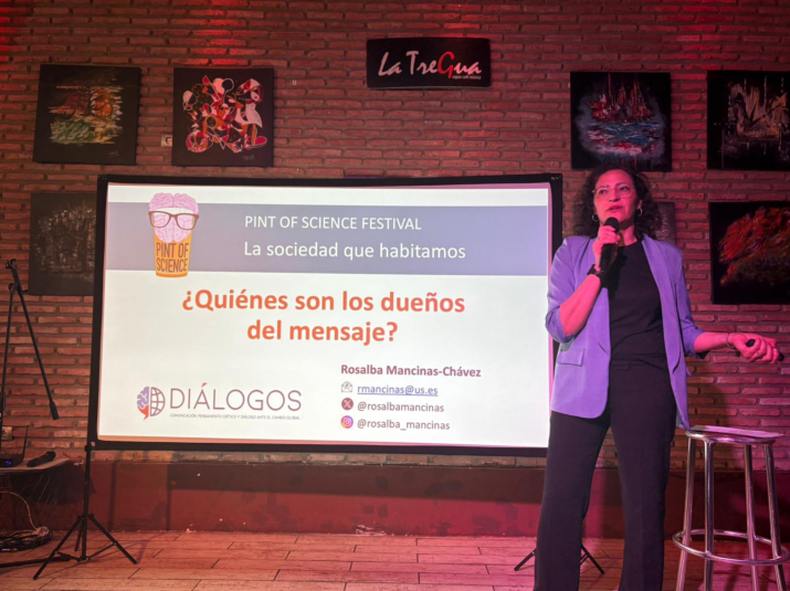 Rosalba Mancinas-Chávez participa en el festival Pint of Science con la charla “¿Quiénes son los dueños del mensaje?” 