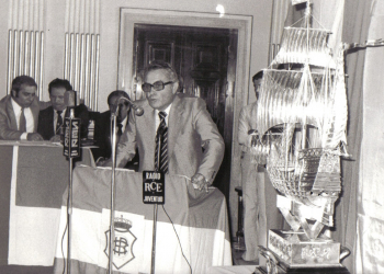 Pregonero del Trofeo Colombino, 1978. / ARCHIVO PERSONAL DE JUAN TRIBUNA.