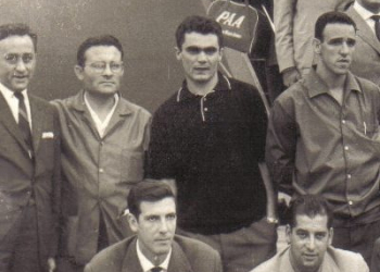 Con el Sevilla FC en Glasgow en 1963. / ARCHIVO PERSONAL DE JUAN TRIBUNA.