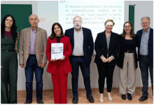 La doctoranda, junto al tribunal
