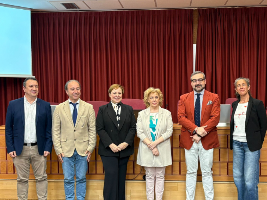 María Inés Méndez Majuelos con  el tribunal